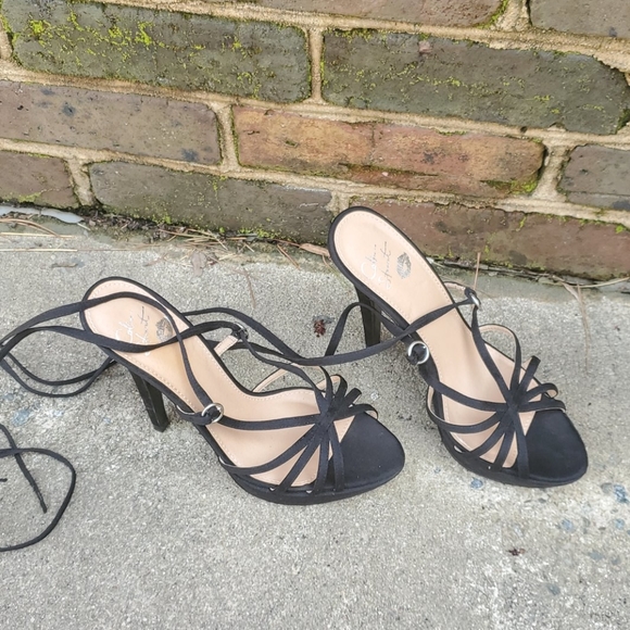 RELISTEDVS Colin Stuart strappy & sexy black heels - Picture 3 of 7